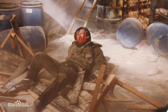 曹荣(Wing)《血裸》精选剧照