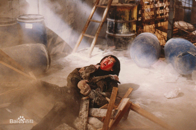 曹荣(Wing)《血裸》精选剧照