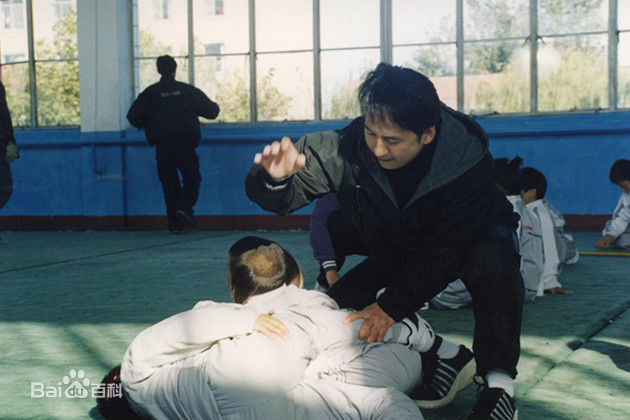 最优质曹荣(Wing)在《小鬼斗笨贼》工作照中的相册