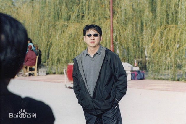 最优质曹荣(Wing)在《小鬼斗笨贼》工作照中的相册