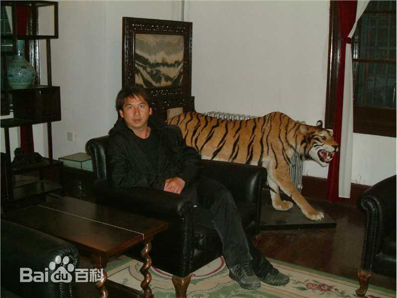 最全曹荣(Wing)在《关东英雄》工作照中的壁纸