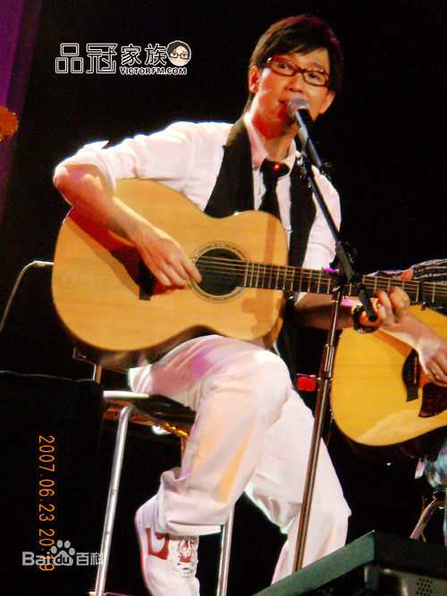 黄品冠(Victor Wong，Pin Kuan)品冠演出照壁纸壁纸