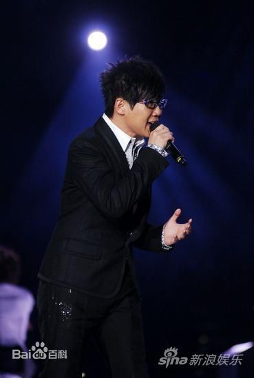 黄品冠(Victor Wong，Pin Kuan)参加第十七届东方风云榜颁奖盛典图册