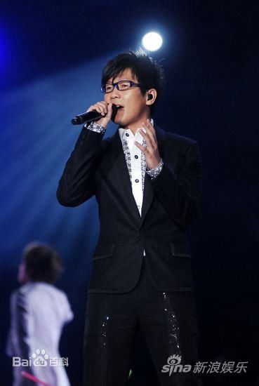 黄品冠(Victor Wong，Pin Kuan)参加第十七届东方风云榜颁奖盛典图册