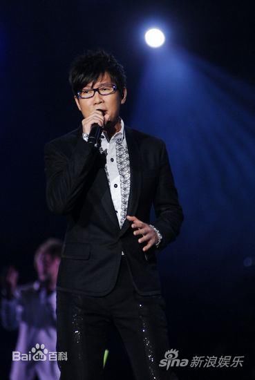 黄品冠(Victor Wong，Pin Kuan)参加第十七届东方风云榜颁奖盛典图册