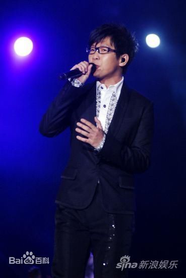 黄品冠(Victor Wong，Pin Kuan)参加第十七届东方风云榜颁奖盛典图册