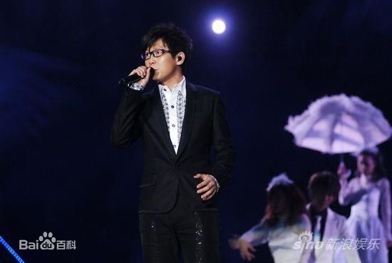 黄品冠(Victor Wong，Pin Kuan)参加第十七届东方风云榜颁奖盛典图册