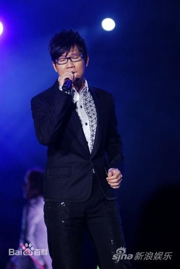 黄品冠(Victor Wong，Pin Kuan)参加第十七届东方风云榜颁奖盛典图册