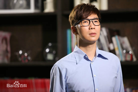 最全黄品冠(Victor Wong，Pin Kuan)在《随时都在》专辑照片中的壁纸