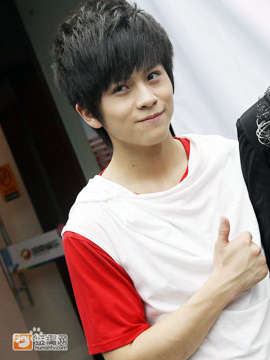 精选武艺(Philip Wu/Philip Lau)在《快乐男声》比赛中的图册