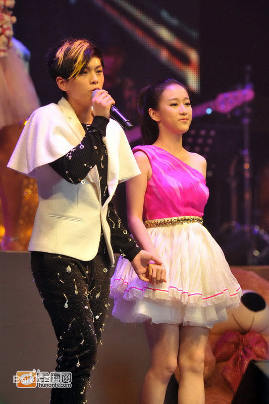 武艺(Philip Wu/Philip Lau)·见习爱 Vee live show图片图集