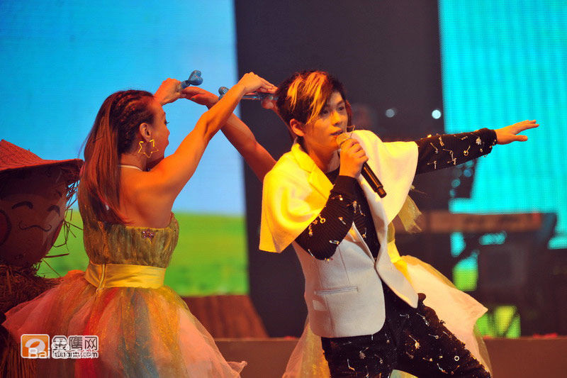 武艺(Philip Wu/Philip Lau)·见习爱 Vee live show图片图集