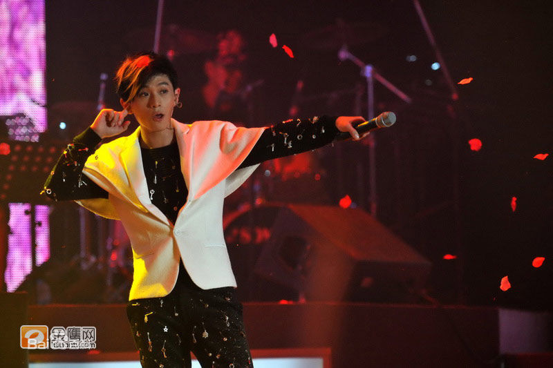 武艺(Philip Wu/Philip Lau)·见习爱 Vee live show图片图集