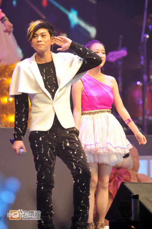 武艺(Philip Wu/Philip Lau)·见习爱 Vee live show图片图集