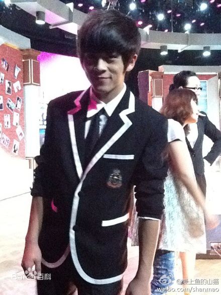 武艺(Philip Wu/Philip Lau)越策越开心图片图册