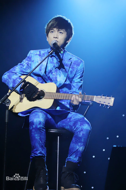 武艺(Philip Wu/Philip Lau)的异想世界Vee live show前后照片