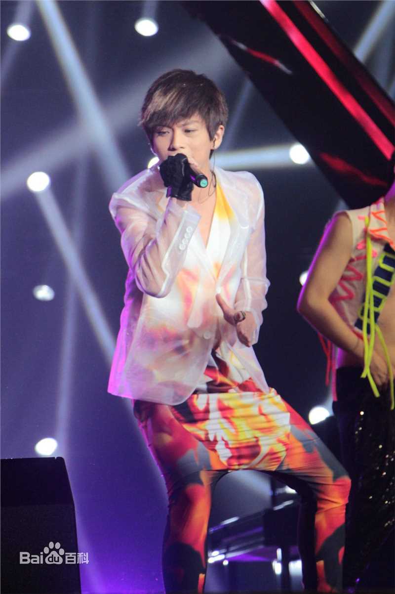 武艺(Philip Wu/Philip Lau)的异想世界Vee live show前后照片