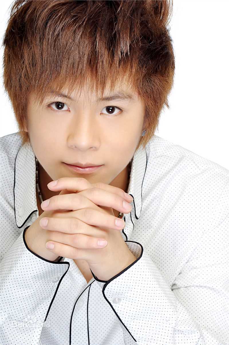 武艺(Philip Wu/Philip Lau)出道前图片素颜照相册