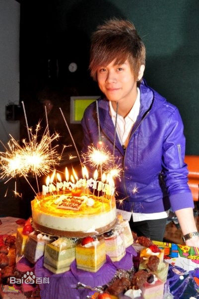 武艺(Philip Wu/Philip Lau)出道前图片素颜照相册