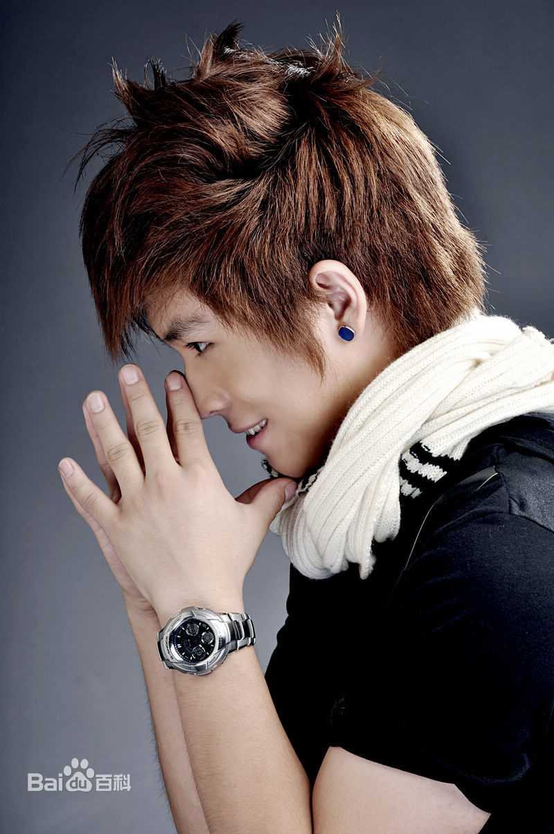 武艺(Philip Wu/Philip Lau)出道前图片素颜照相册