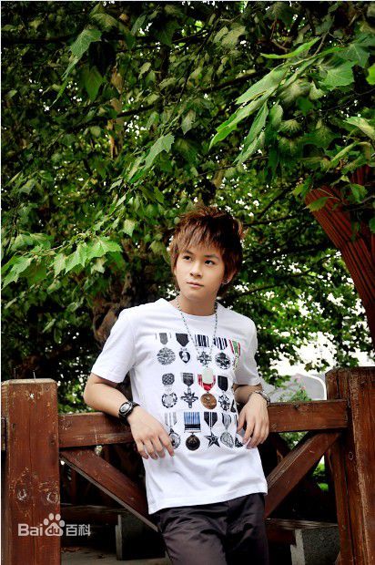 武艺(Philip Wu/Philip Lau)出道前图片素颜照相册