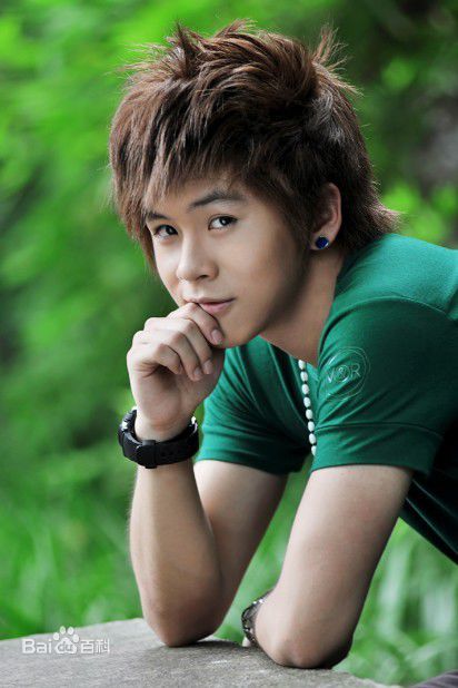 武艺(Philip Wu/Philip Lau)出道前图片素颜照相册