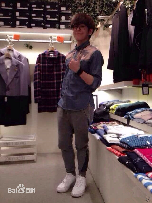 武艺(Philip Wu/Philip Lau)Philip51原创服饰品牌性感图片图集