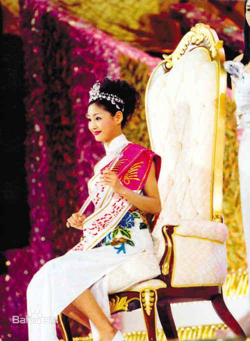 赵荣早年照片生活照