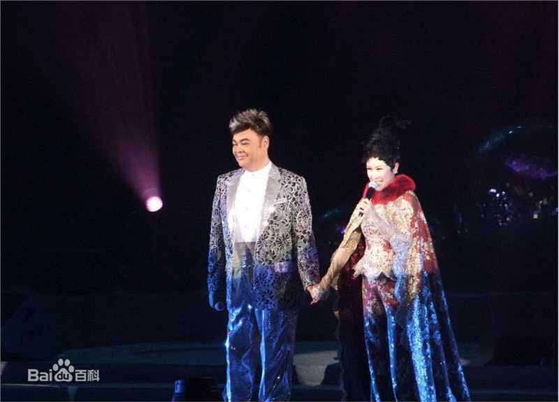 吕珊(Rosanne Lui)超级吕声2010 演唱会图片图册