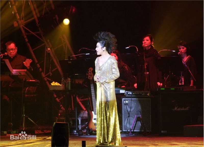 吕珊(Rosanne Lui)超级吕声2010 演唱会图片图册