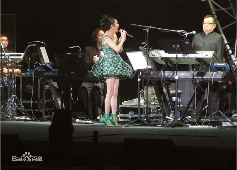 吕珊(Rosanne Lui)超级吕声2010 演唱会图片图册