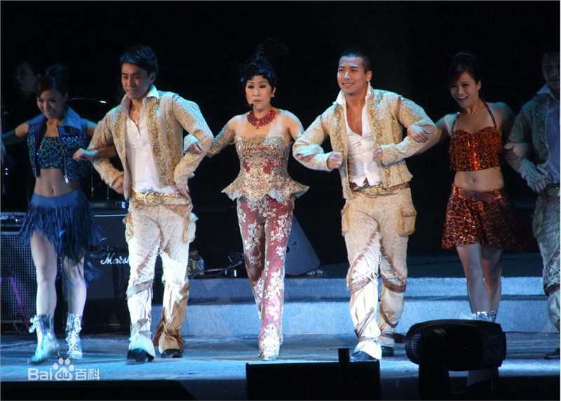 吕珊(Rosanne Lui)超级吕声2010 演唱会图片图册