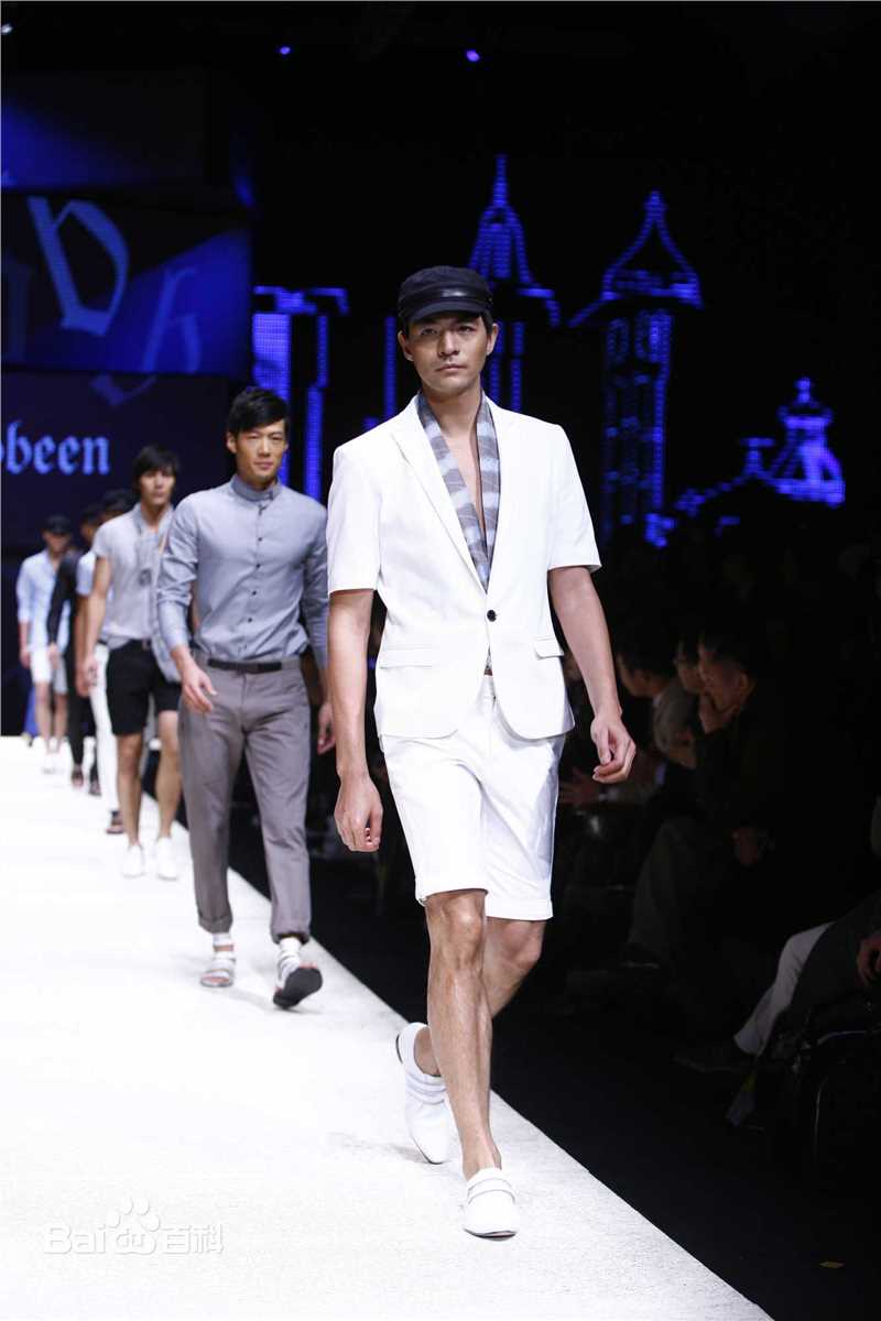 李学庆走秀风采前后照片