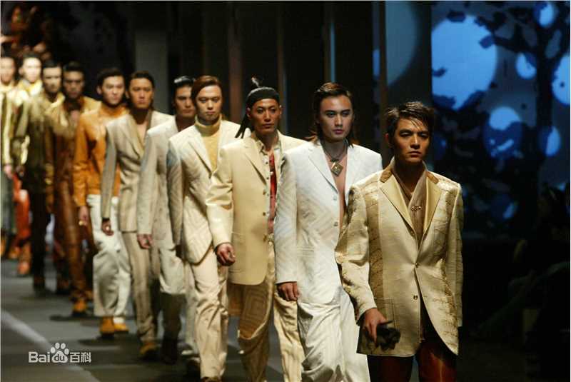 李学庆走秀风采前后照片