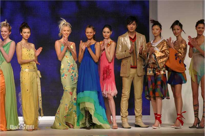 李学庆走秀风采前后照片