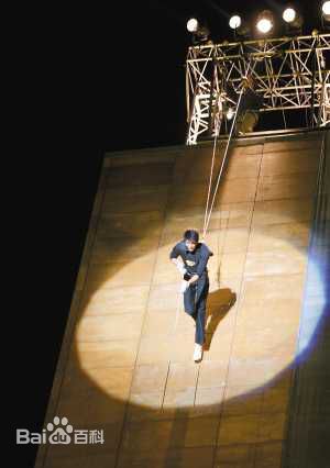 李学庆走秀风采前后照片