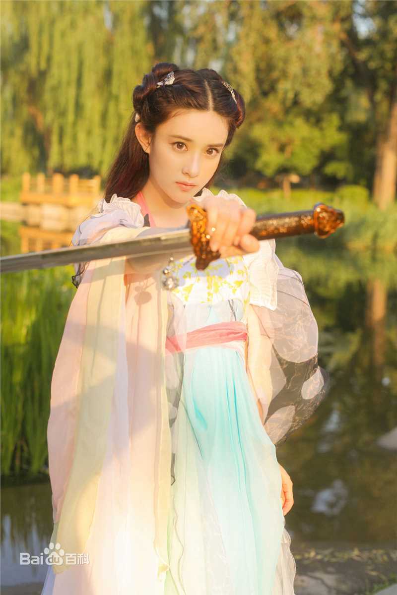 孟子义(Zoey)古装素颜照壁纸