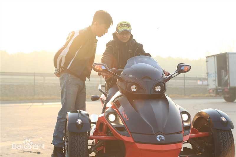 王子(prince)影片《兄弟之北漂歌手》高清剧照