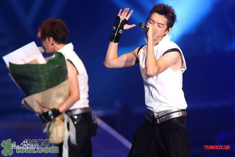 辰亦儒(Calvin)2009年飞轮海小巨蛋演唱会生活照