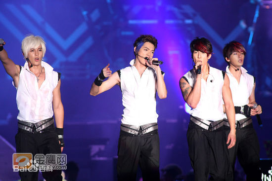 辰亦儒(Calvin)2009年飞轮海小巨蛋演唱会生活照