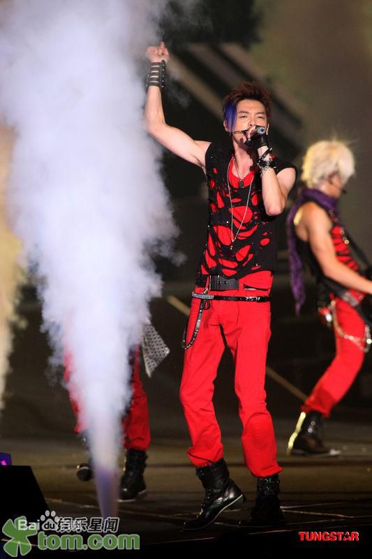 辰亦儒(Calvin)2009年飞轮海小巨蛋演唱会生活照