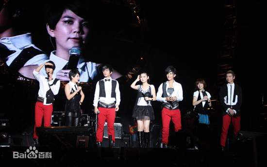 辰亦儒(Calvin)2008年蒙牛梦想我做主演唱会生活照相册