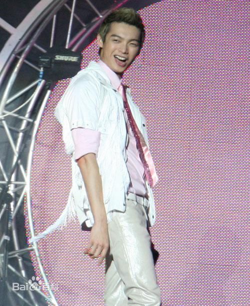 辰亦儒(Calvin)2008年蒙牛梦想我做主演唱会生活照相册