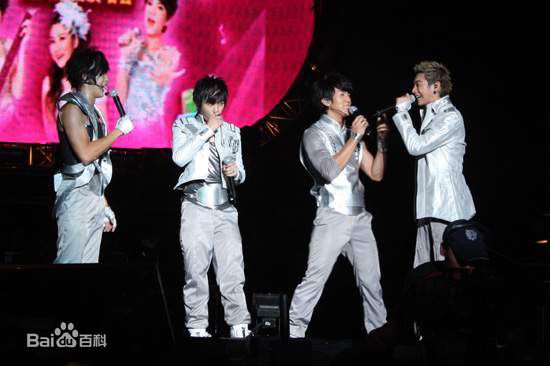 辰亦儒(Calvin)2008年蒙牛梦想我做主演唱会生活照相册