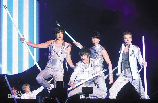 辰亦儒(Calvin)2008年蒙牛梦想我做主演唱会生活照相册