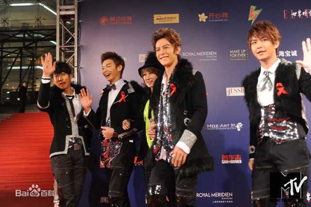 辰亦儒(Calvin)2009MTV超级盛典性感图片图集