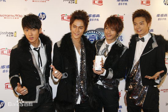 辰亦儒(Calvin)2009MTV超级盛典性感图片图集