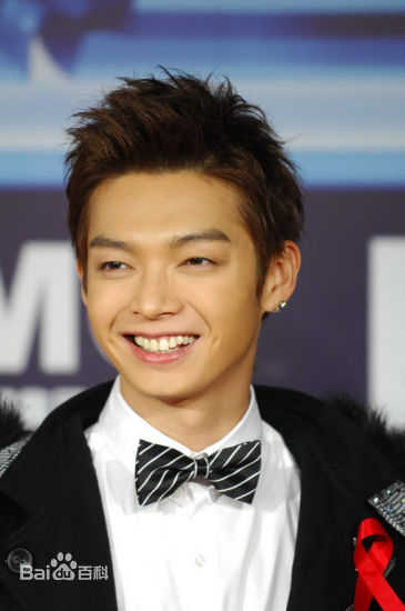 辰亦儒(Calvin)2009MTV超级盛典性感图片图集