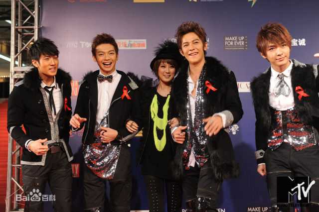 辰亦儒(Calvin)2009MTV超级盛典性感图片图集