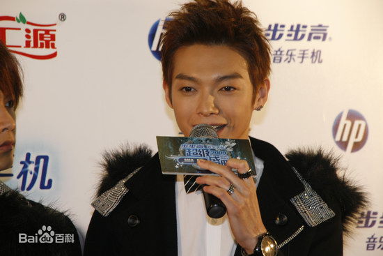 辰亦儒(Calvin)2009MTV超级盛典性感图片图集